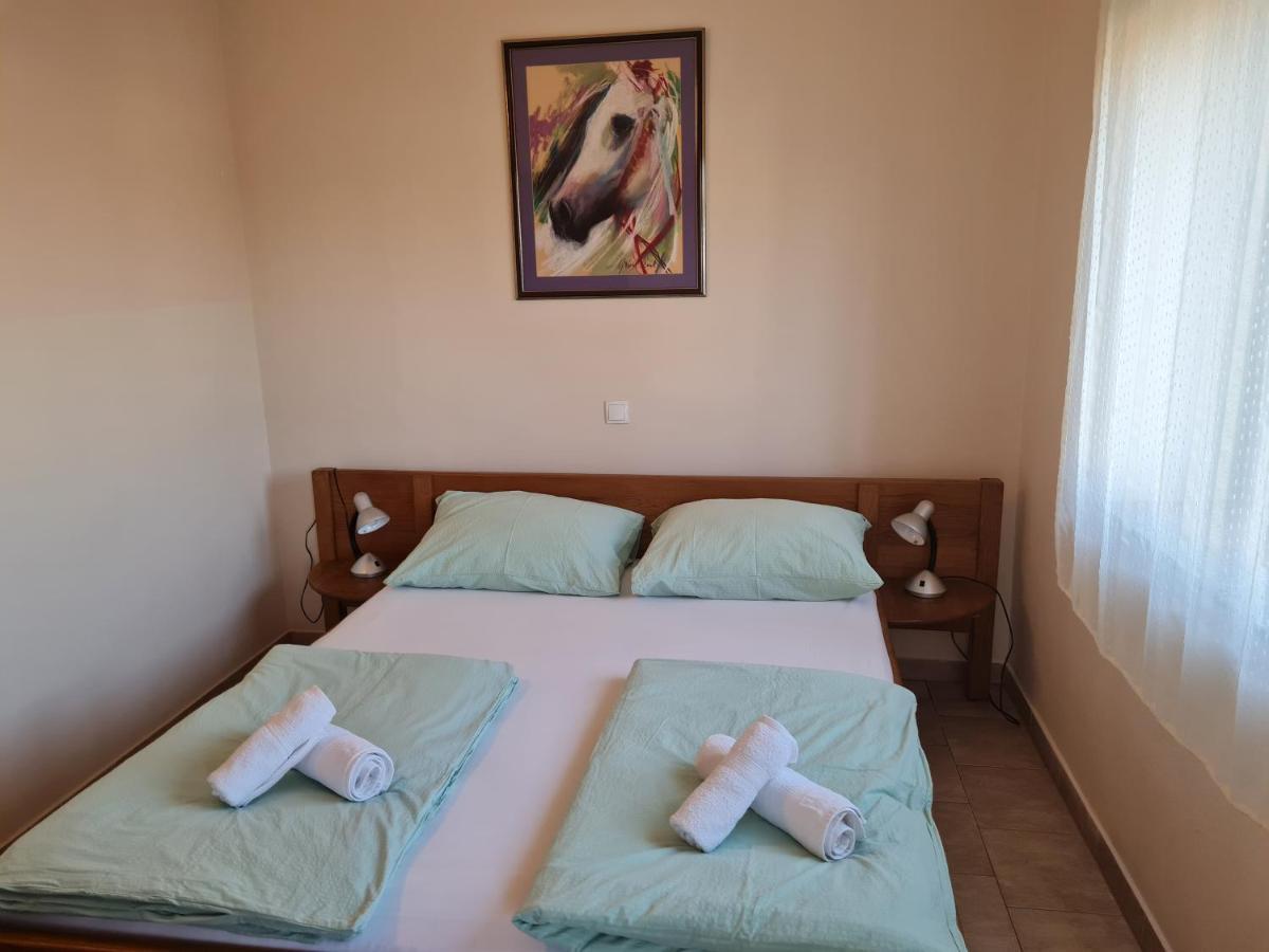 Apartment Lavanda Starigrad Paklenica Eksteriør bilde