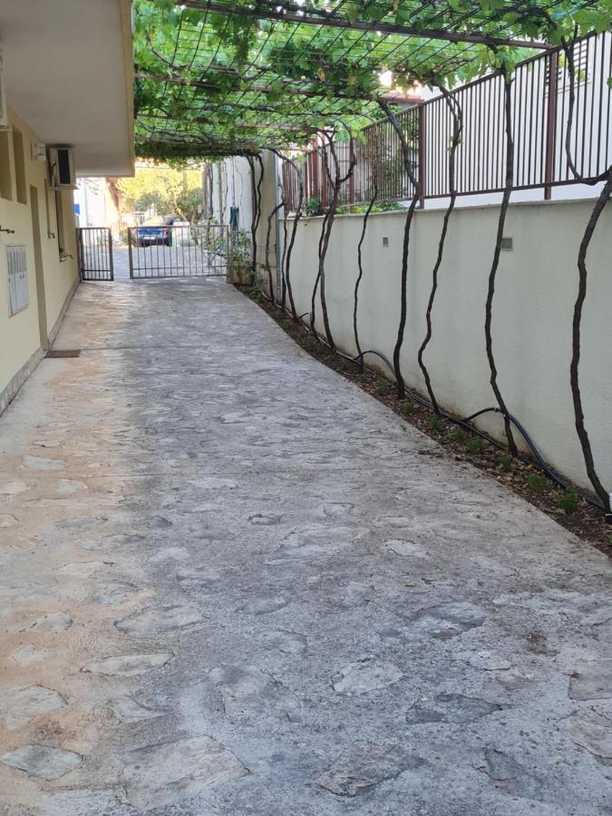 Apartment Lavanda Starigrad Paklenica Eksteriør bilde