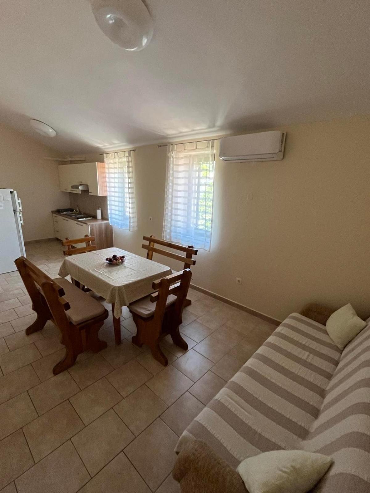 Apartment Lavanda Starigrad Paklenica Eksteriør bilde