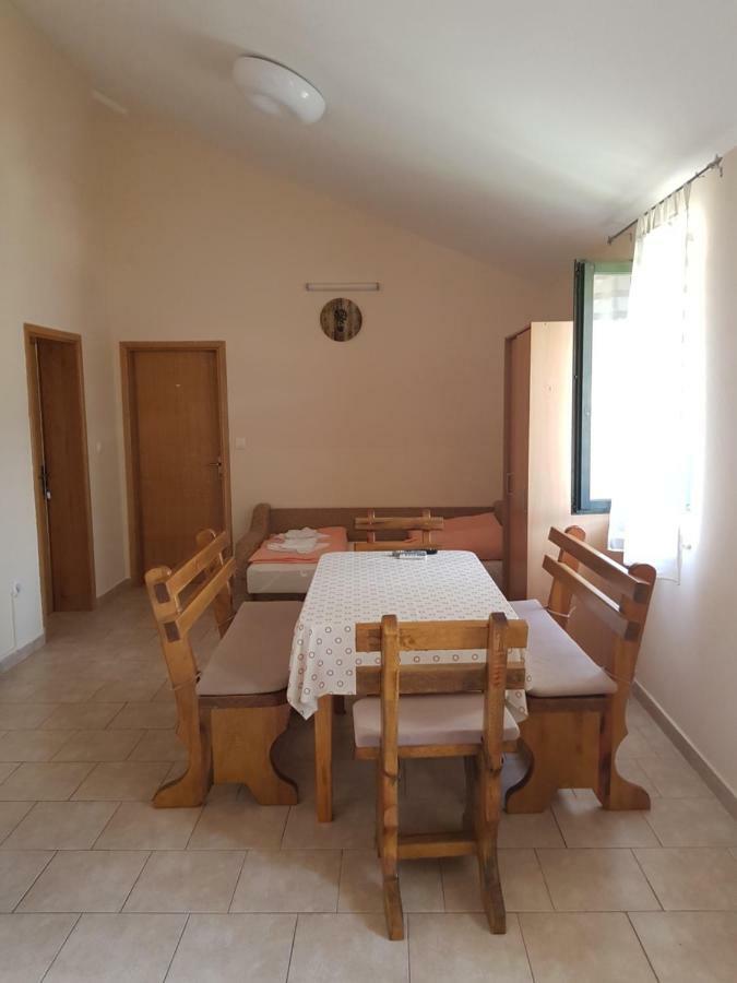 Apartment Lavanda Starigrad Paklenica Eksteriør bilde